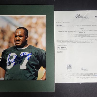 Sale Photo Thumbnail #747: I04117 | Signed Willie Davis Packers Photograph