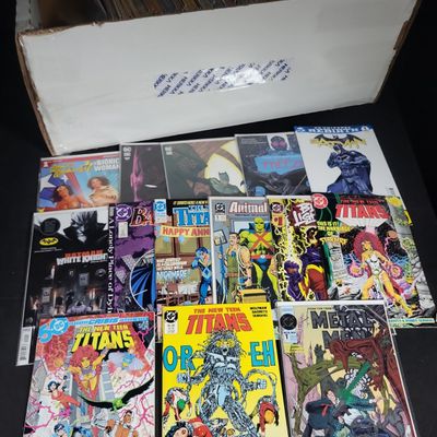 Sale Photo Thumbnail #154: I04528 | Large Assortment of DC Comic Books