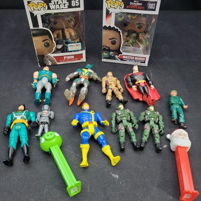 Sale Photo Thumbnail #902: I04179 | Assorted Action Figures and Funko Pops