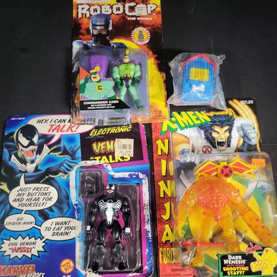 Sale Photo Thumbnail #864: I04316 | Group of Mid-1990s Action Figures