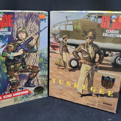 Sale Photo Thumbnail #857: I04300 | Two G.I. Joe Classic Figures
