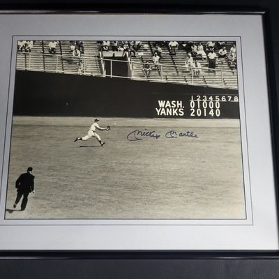 Sale Photo Thumbnail #672: I04861 | Signed Mickey Mantle Action Photograph