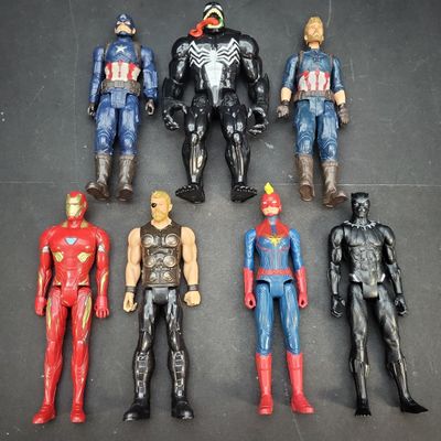 Sale Photo Thumbnail #906: I04762 | Seven Marvel Universe Action Figures