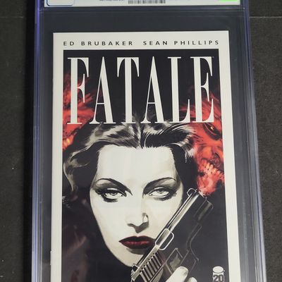 Sale Photo Thumbnail #226: I03952 | CGC 9.8 Fatale 1 Image Comics