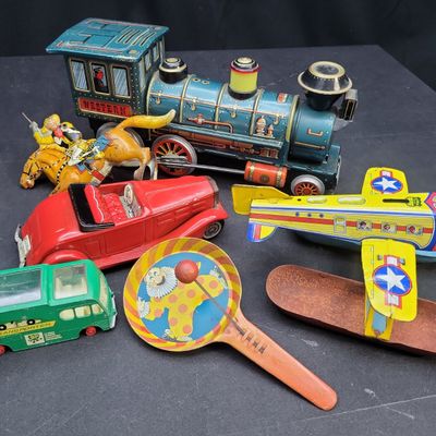 Sale Photo Thumbnail #828: I04098 | Vintage Tin Lithographed Toy Collection