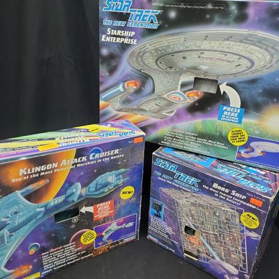 Sale Photo Thumbnail #827: I03522 | Three Playmates Star Trek The Next Generation Electronic Starship Replicas