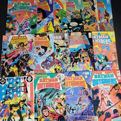 Sale Photo Thumbnail #331: I04540 | Collection of 15 DC Outsiders Comics
