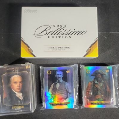 Sale Photo Thumbnail #447: I04467 | Keepsake Bellissimo Box and Trading Cards