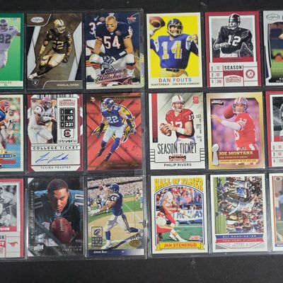 Sale Photo Thumbnail #528: I04217 | Assortment of Football Trading Cards