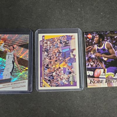 Sale Photo Thumbnail #539: I04639 | Trio of Basketball Trading Cards