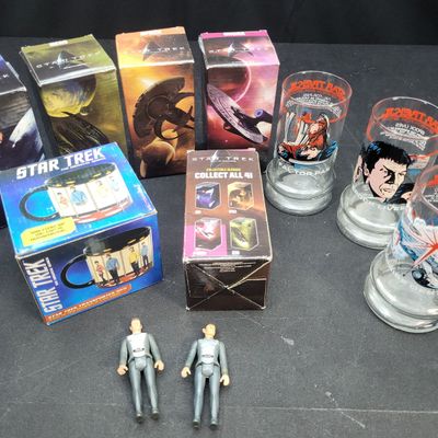 Sale Photo Thumbnail #862: I03939 | Star Trek Figures and Glassware Collection