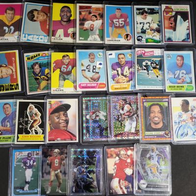 Sale Photo Thumbnail #512: I04256 | A Collection of Professional Football Cards
