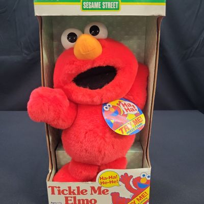 Sale Photo Thumbnail #875: I04820 | Tyco Tickle Me Elmo in Box