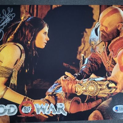 Sale Photo Thumbnail #72: I04345 | God of War Danielle Bisutti Autograph Beckett