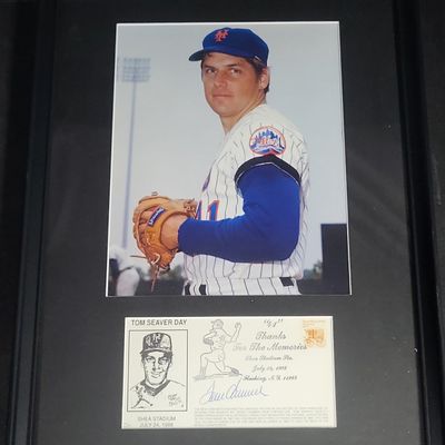 Sale Photo Thumbnail #726: I04339 | Signed Tom Seaver Framed Mets Display