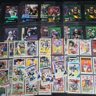 Sale Photo Thumbnail #511: I04254 | An Assortment of Football Trading Cards