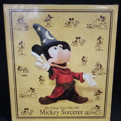 Sale Photo Thumbnail #110: I04670 | Mickey Sorcerer The Vintage Years Figurine