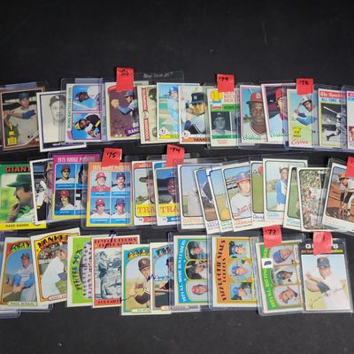 Sale Photo Thumbnail #484: I04247 | Collection of Vintage Topps Baseball Cards