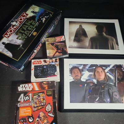 Sale Photo Thumbnail #112: I04675 | Collection of Star Wars Memorabilia