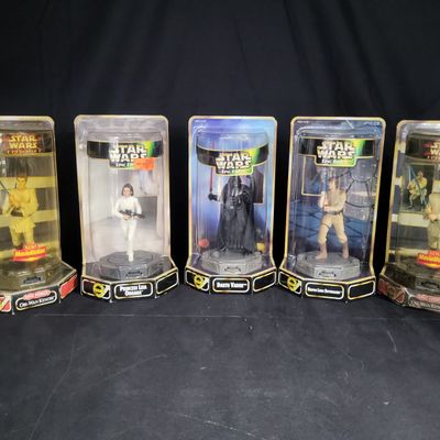 Sale Photo Thumbnail #858: I04662 | Group of Star Wars Epic Force Figures