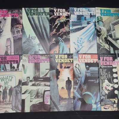 Sale Photo Thumbnail #178: I03991 | Complete V for Vendetta Comic Set
