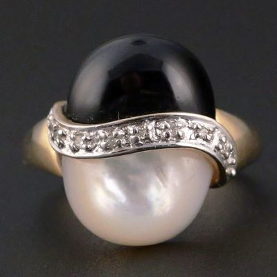 Sale Photo Thumbnail #61: 10K Gold Black & MOP Cabochon Ring