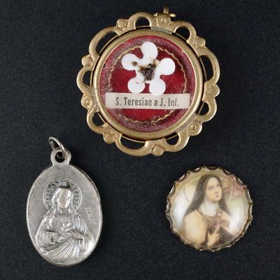 Sale Photo Thumbnail #207: St. Therese of Lisieux Relic w/ 1983 Authentica