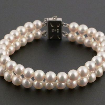 Sale Photo Thumbnail #7: MIKIMOTO 14k Gold Dbl-Strand Pearl Bracelet