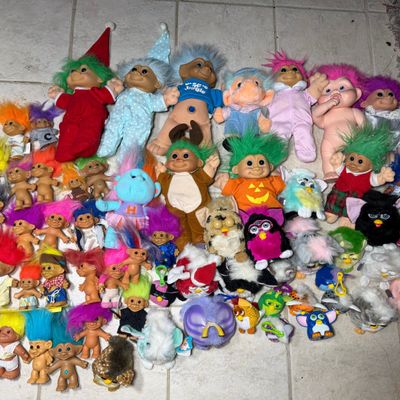 Sale Photo Thumbnail #46: A Collection of Vintage 1990s Tiger Electronics Furby Toys and Assorted Troll Dolls