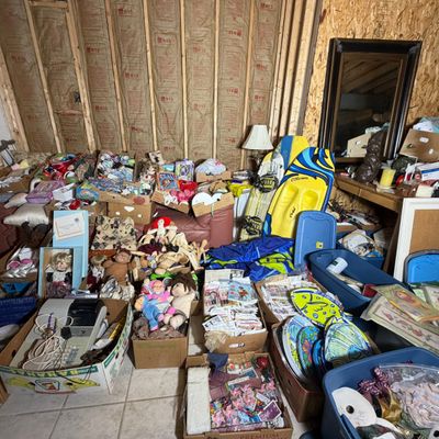 Sale Photo Thumbnail #36: CONTENTS LOT: An Assortment of Wholesale Consumer Goods, Craft Supplies, Toys, Household Items, and Sporting Equipment