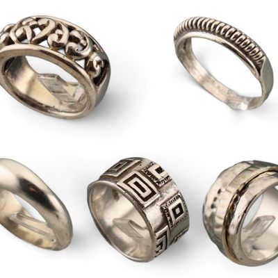 Five Sterling Silver Modernist Rings including spinner ring