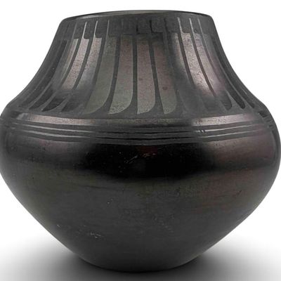 Maria & Julian Martinez, San Ildefonso Pueblo Blackware Feather Pot