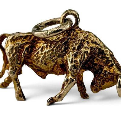 10K Charging Bull Charm