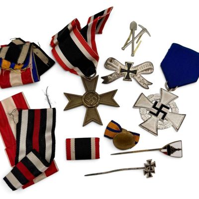 Lof Of WWI & WWII German Medals & Insignia