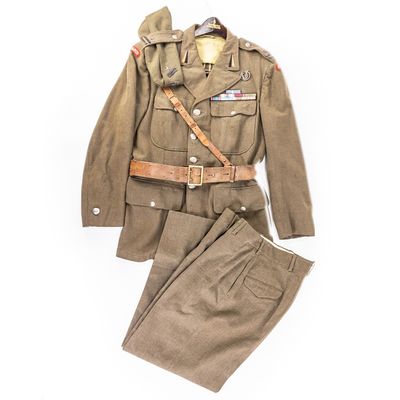 Sale Photo Thumbnail #195: WWII Polish Forces Major Uniform Set
