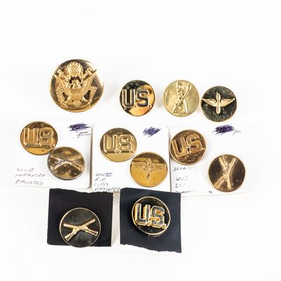 Sale Photo Thumbnail #268: WWII US Collar and Cap Insignia