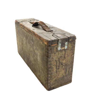 Sale Photo Thumbnail #103: WWI US M1915 Colt-Vickers Ammo Chest