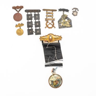 Sale Photo Thumbnail #43: Antique Military & Fraternal Medals Lot (7pcs)