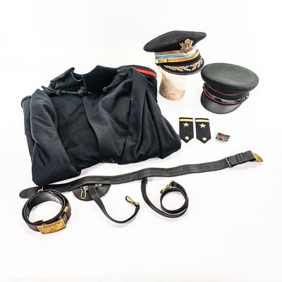 Sale Photo Thumbnail #243: US Army Officer Cap, Belt, Horstman Cape, Cap.