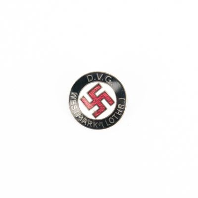 Sale Photo Thumbnail #84: WWII Membership Pin D.V.G.