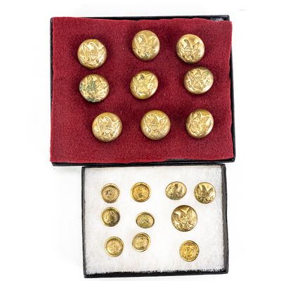 Sale Photo Thumbnail #69: US Military -Army, Vols, Navy Brass Buttons (19)