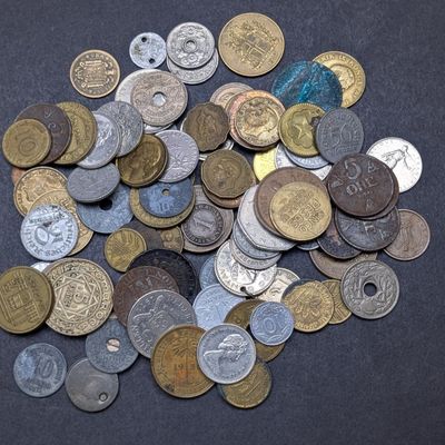 Sale Photo Thumbnail #42: Approx 1 Pound of Vintage and Modern World Coins - Mixed 20th Century Issues