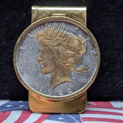 Sale Photo Thumbnail #323: 1922 Peace 90% Silver Dollar Set in a Nice Money Clip - Gold & Platinum (LAYERED)
