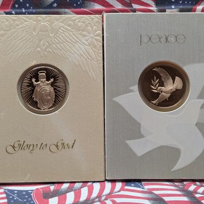 Sale Photo Thumbnail #120: (2) 1975 Franklin Mint Christmas Medals in Original Greeting Cards