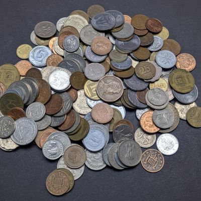 Sale Photo Thumbnail #226: 1.5 Lbs. of Various Vintage & Modern World Coins