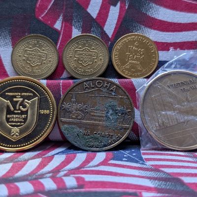 Sale Photo Thumbnail #16: (6) Assorted US Commemorative Medals and Amusement Tokens