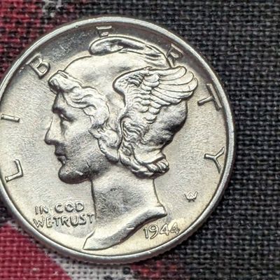 Sale Photo Thumbnail #304: BU - 1944 Mercury 90% Silver Dime