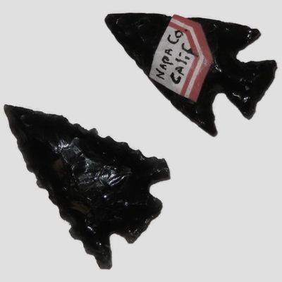 Sale Photo Thumbnail #173: Lot of 2 Well-Made Obsidian Points, Northern California