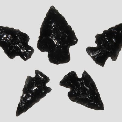Sale Photo Thumbnail #109: Lot of 5 Well-Made Obsidian Points, Northern California