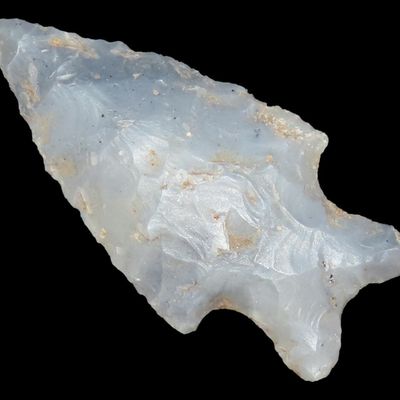 Sale Photo Thumbnail #111: 1 1/2" Projectile Point, Northern Illinois